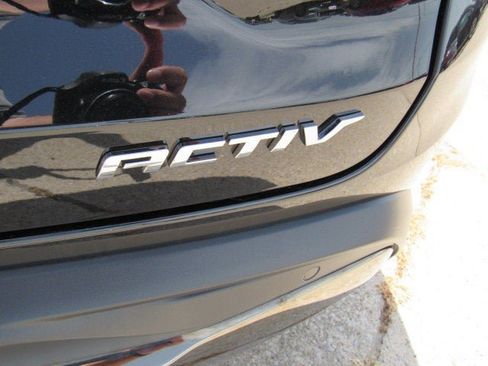 Used 2024 Chevrolet Trax ACTIV w/ Sunroof Package FWD image 34