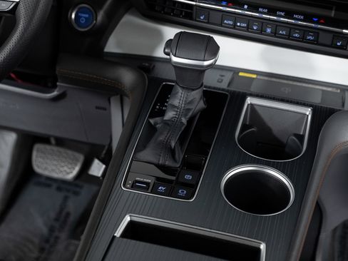 Used 2022 Toyota Sienna XSE w/ XSE Plus Package image 39