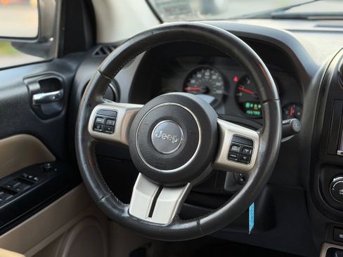 Used 2011 Jeep Compass Latitude w/ Sun/Sound Group AWD/4WD image 15