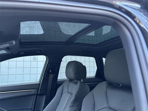 Certified 2025 Audi Q3 2.0T Premium w/ Convenience Package image 24