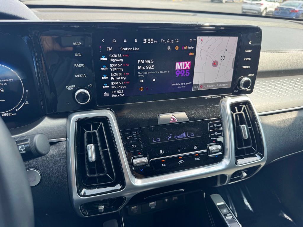 Used 2023 Kia Sorento SX AWD/4WD image 33
