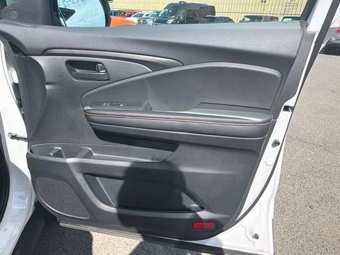 Used 2025 Honda Ridgeline TrailSport image 8