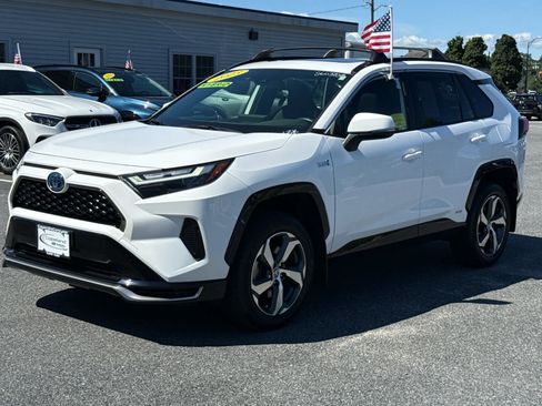 Used 2023 Toyota RAV4 SE w/ Weather & Moonroof Package AWD/4WD image 3