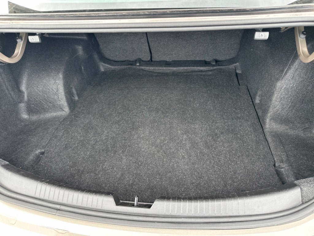 Used 2025 Chevrolet Malibu LT FWD image 9