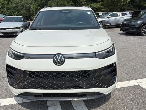 Used 2026 Volkswagen Tiguan SE R-Line FWD image 3