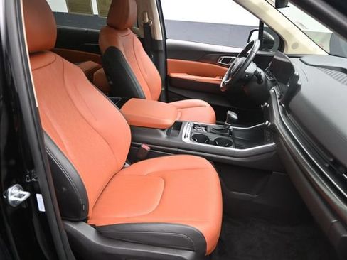 Used 2026 Kia Carnival SX w/ SX Dark Edition Package FWD image 28