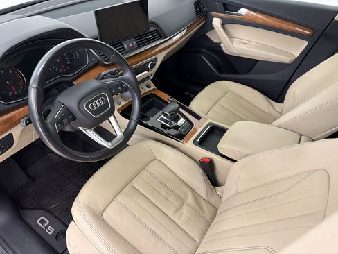 Used 2021 Audi Q5 2.0T Premium w/ Convenience Package AWD/4WD image 4