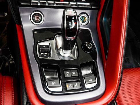 Used 2019 Jaguar F-TYPE P300 image 20