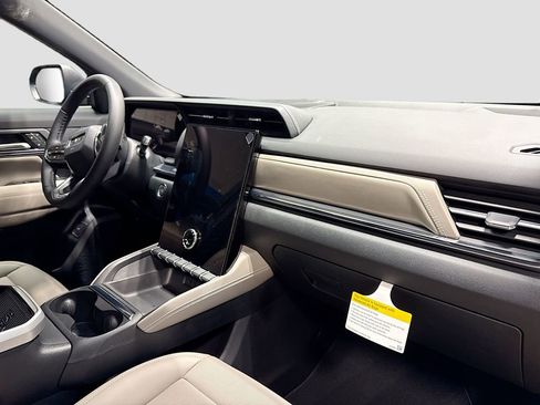 New 2026 GMC Terrain Elevation w/ Elevation Premium Package image 27