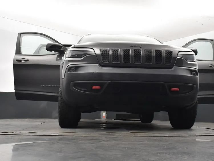 Used 2022 Jeep Cherokee Trailhawk w/ Premium Leather Package AWD/4WD image 11
