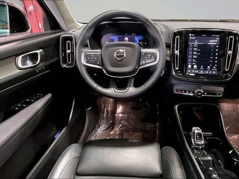 Certified 2023 Volvo XC40 B5 Plus w/ Protection Package Premier AWD/4WD image 8