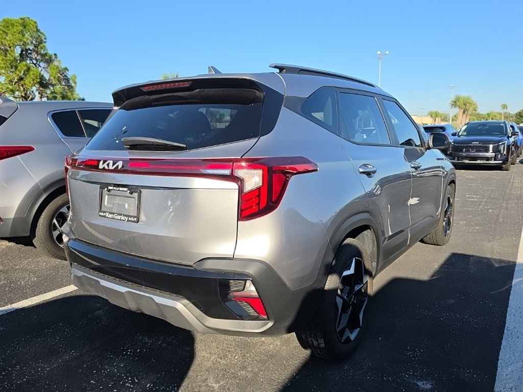 Used 2025 Kia Seltos S FWD image 14
