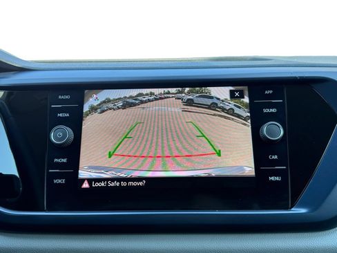 Used 2023 Volkswagen Taos SE FWD image 15