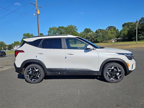 New 2026 Kia Seltos S image 6