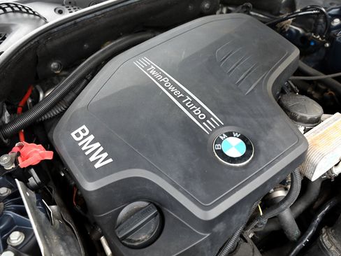 Used 2013 BMW 528i xDrive Sedan image 24