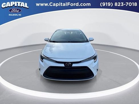 Used 2024 Toyota Corolla LE image 3