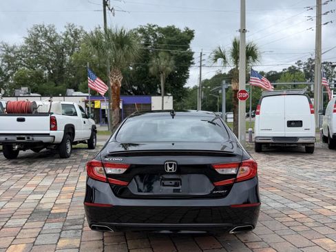 Used 2018 Honda Accord Sport image 6