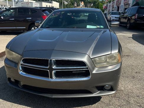Used 2011 Dodge Charger R/T RWD image 3