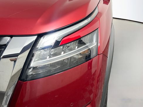 Used 2022 Nissan Pathfinder SL w/ SL Premium Package image 11