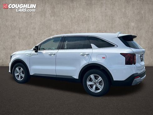 New 2025 Kia Sorento LX image 6