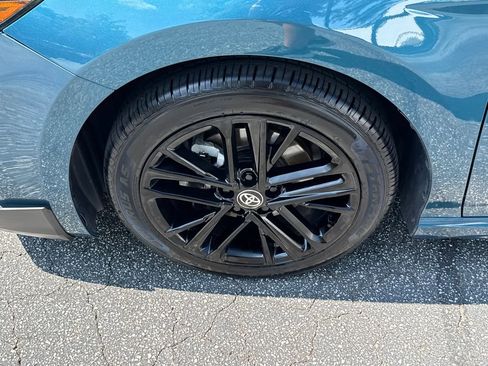 Used 2025 Toyota Camry SE image 11