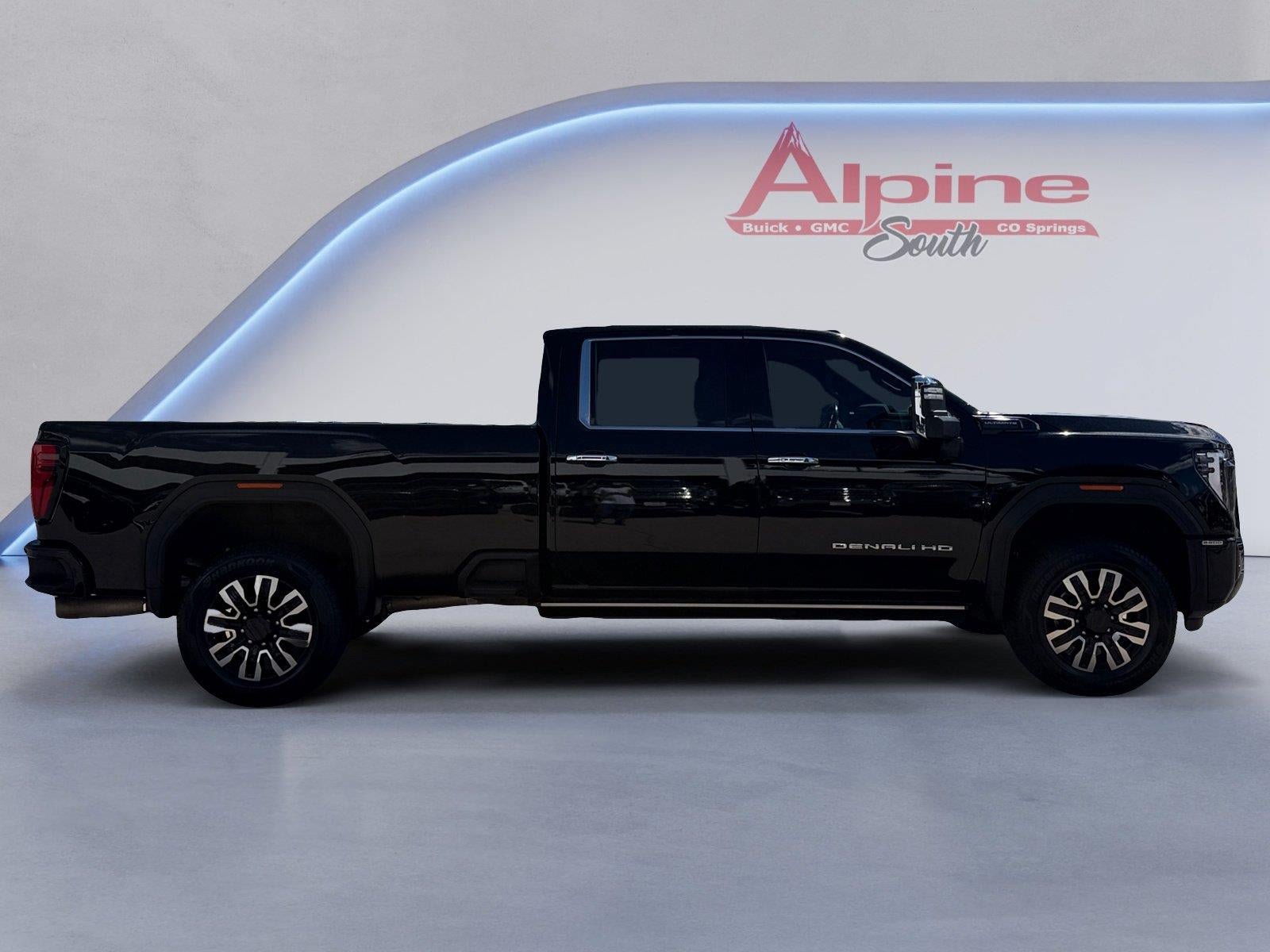 Certified 2024 GMC Sierra 2500 Denali Ultimate w/ Max Trailering Package AWD/4WD image 6