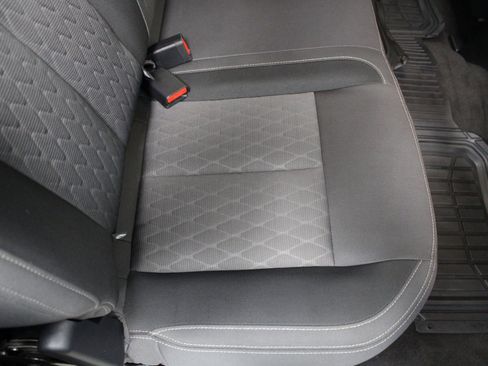 Used 2022 Nissan Titan SV image 23