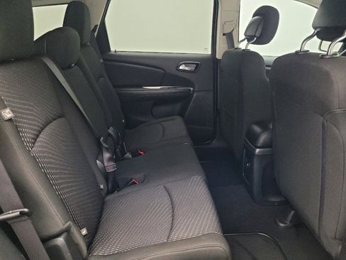 Used 2019 Dodge Journey SE image 19