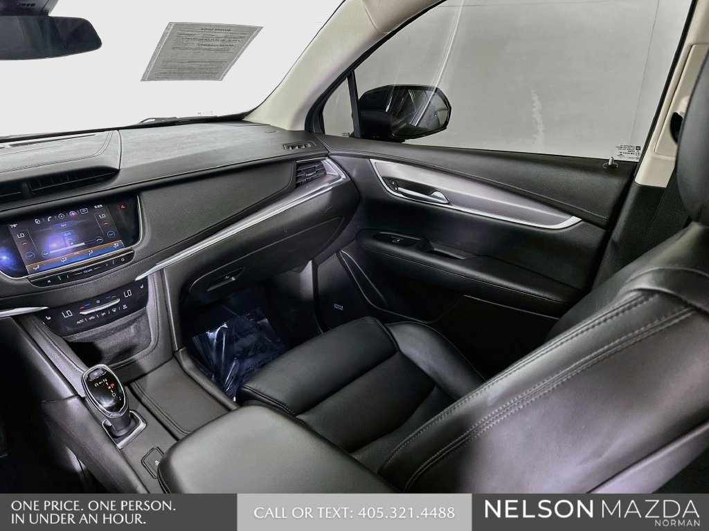 Used 2017 Cadillac XT5 Luxury w/ Driver Awareness Package FWD image 25