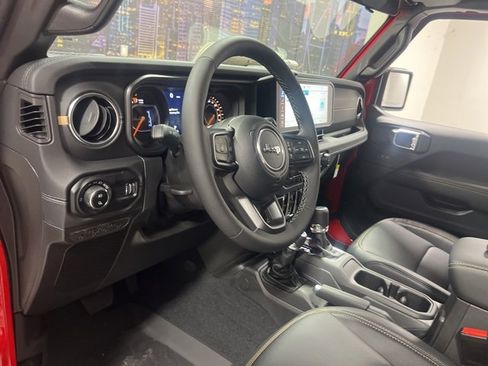 New 2025 Jeep Gladiator Sport image 9