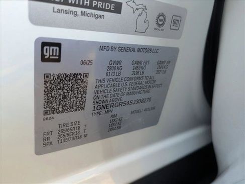 New 2025 Chevrolet Traverse LT image 19