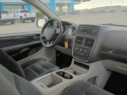 Used 2016 Dodge Grand Caravan SXT w/ Security Group image 10