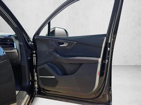 New 2026 Audi SQ7 Prestige image 9