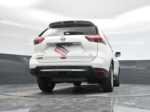 Used 2020 Nissan Rogue SV image 37