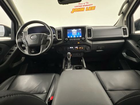 Used 2024 Nissan Frontier SL w/ Technology Package RWD image 18