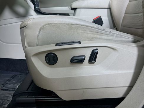 Used 2018 Volkswagen Atlas SEL Premium image 23