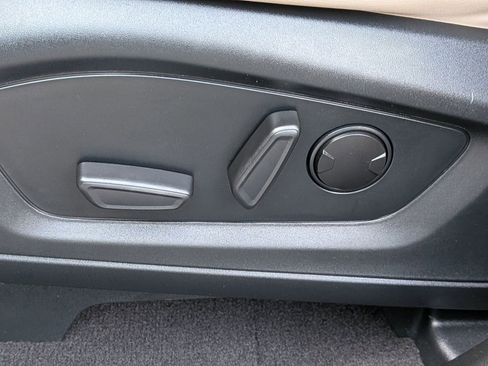 Certified 2023 Ford Explorer XLT w/ Equipment Group 202A image 22