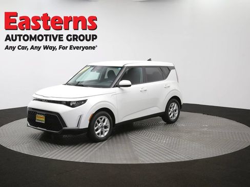 Used 2023 Kia Soul LX w/ Option Group 015 FWD image 57