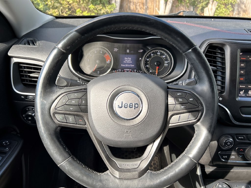 Used 2019 Jeep Cherokee Trailhawk w/ Cold Weather Group AWD/4WD image 11