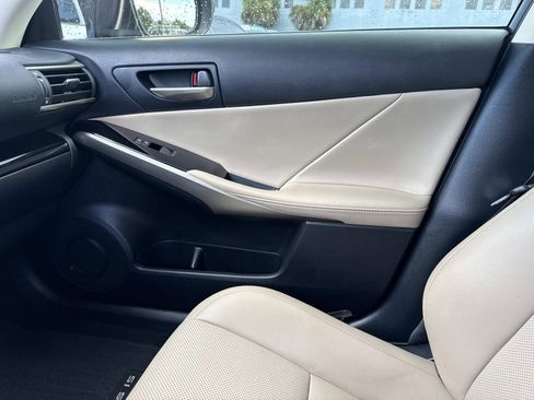 Used 2020 Lexus IS 300 image 16