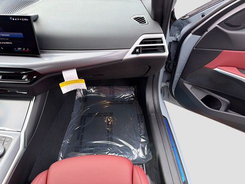 New 2026 BMW 330i xDrive Sedan w/ M Sport Package image 18