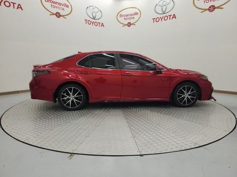 Used 2023 Toyota Camry SE image 1