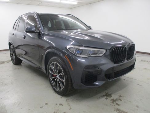 Used 2022 BMW X5 M50i w/ Executive Package image 1