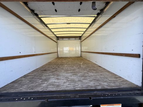 Used 2021 GMC Savana 3500 Extended w/ Power Convenience Package image 4