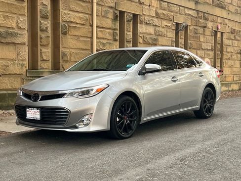 Used 2015 Toyota Avalon XLE Touring image 9