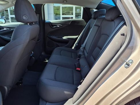 Used 2023 Chevrolet Malibu LT image 8