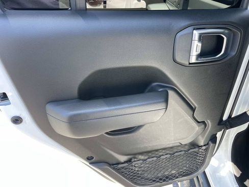 Used 2022 Jeep Gladiator Sport AWD/4WD image 24