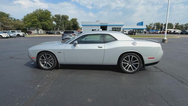 Used 2023 Dodge Challenger R/T RWD image 5