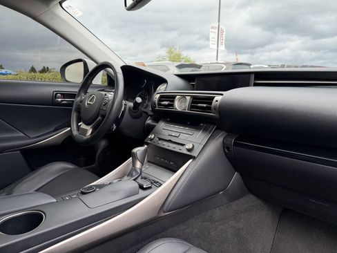 Used 2015 Lexus IS 250 w/ Navigation System Package RWD image 18