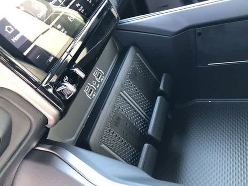 New 2026 RAM 2500 Laramie AWD/4WD image 16